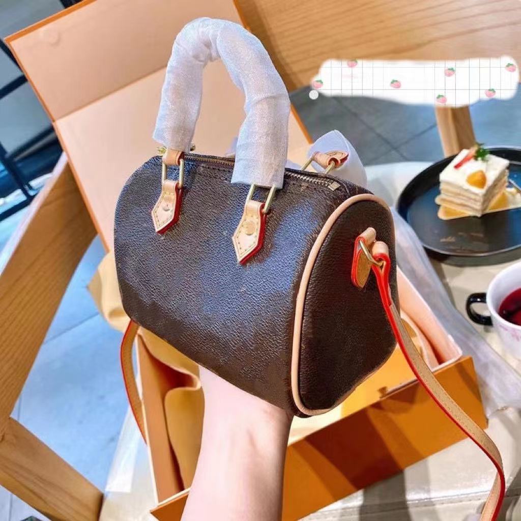 

Luxury Designer Bags Women Onthego Handbags Flower pillow bag pure steel hardware Tote Bag Ladie Casual Genuine Leather Shoulder Female Evening 16cm, Brown
