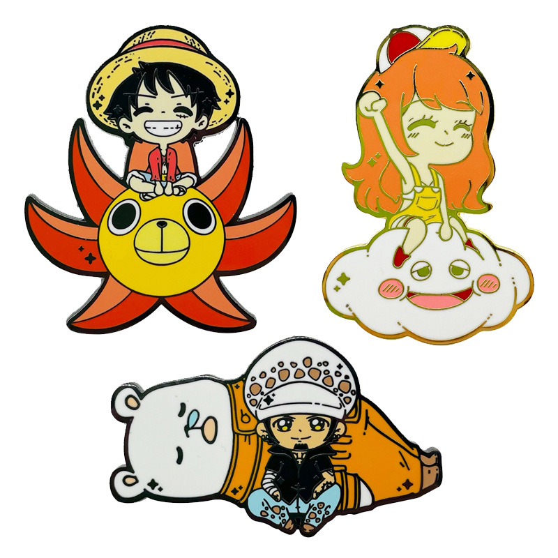 

Anime ONE PIECE BROOCH Luffy Cartoon King Saboais Group Photo Badge Pirate King Japanese Cartoon Fashion pin, Color #1
