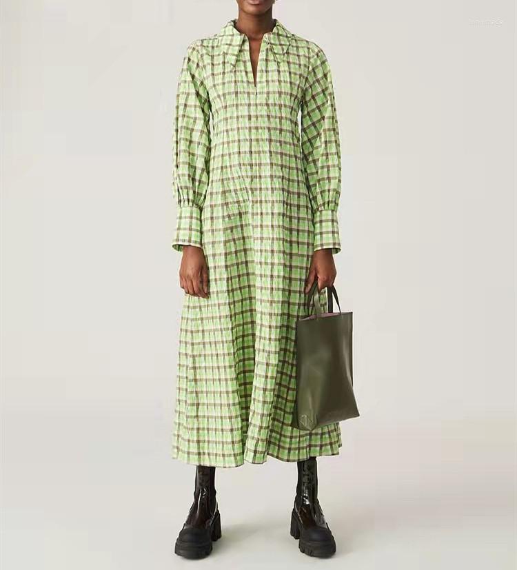 

Casual Dresses 2022 Spring Women Plaid Midi Shirt Dress Lantern Sleeve Turn-Down Collar Ladies Loose Long Robes With Zipper