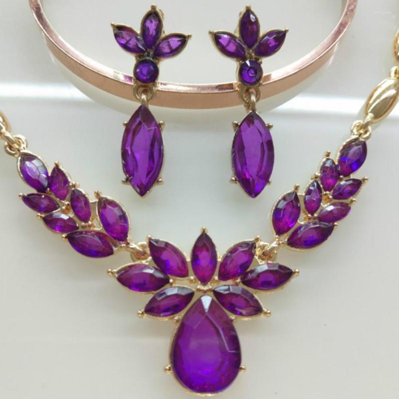 

Necklace Earrings Set Color Exquisite Female Gift Banquet Party Temperament Fashion Personality Floral Crystal Jewelry Hundred Matching, Picture shown