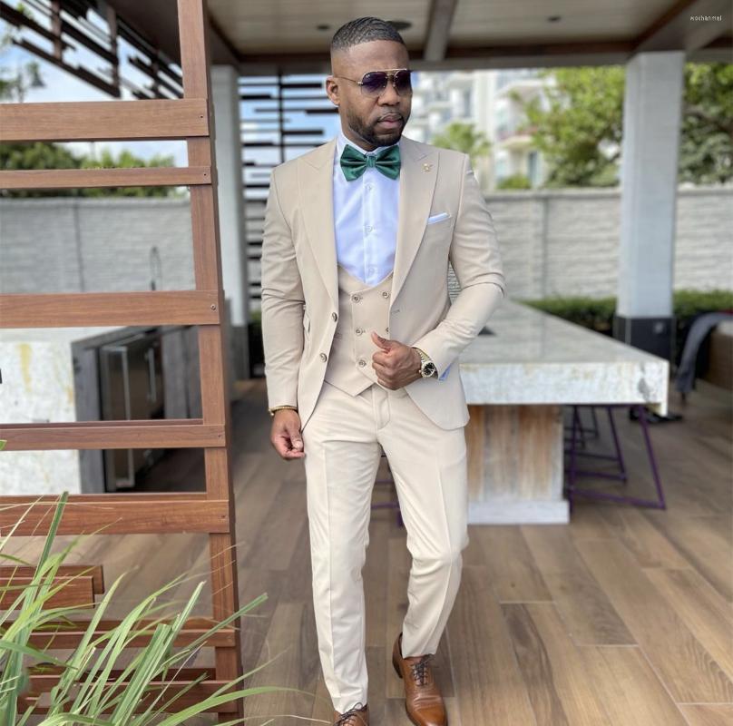 

Men's Suits 2022 Arrival Casual Beige Groomsmen Peaked Lapel 3 Pieces Groom Tuxedos Men For Wedding/Prom Blazer Pants Vest, Light grey