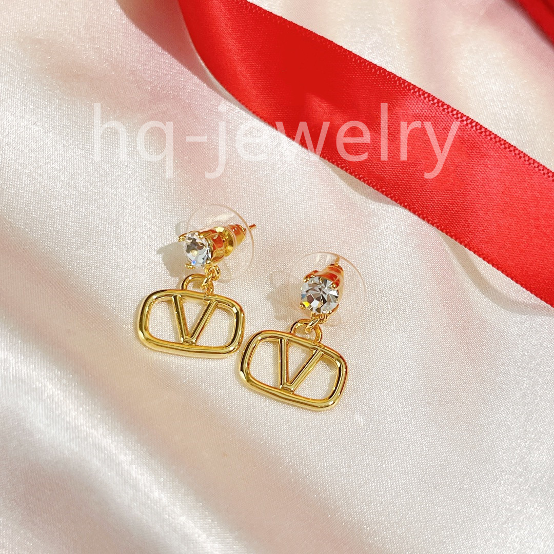

earrings designer for women stud luxury gold heart shape pearl crystal gold double V letter 925s silver jewelry classic 21