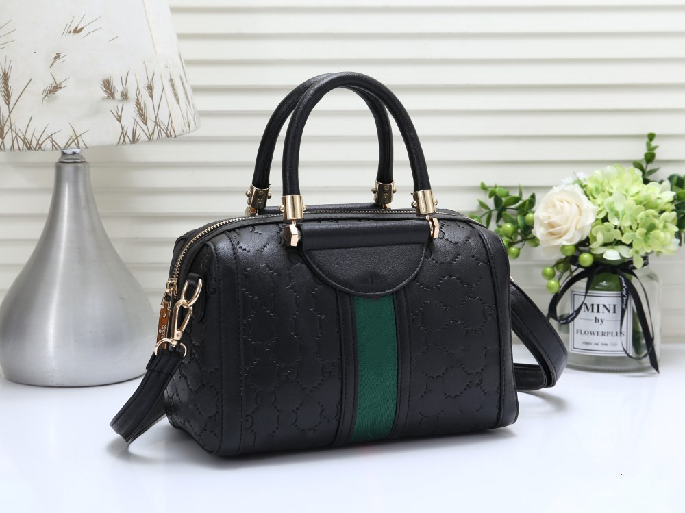 

YY Embossed travel bags Large capacity men's handbags Women's shoulders bag Luxury leather handbag Luggage Courier shoulder messenger bag