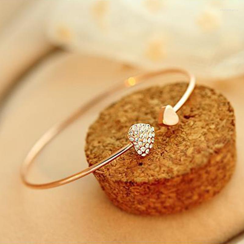 

Wedding Rings Gold Rhinestone Heart Shape Ring For Women Adjustable Opening Simple Temperament Engagement Metal Factory Wholesale