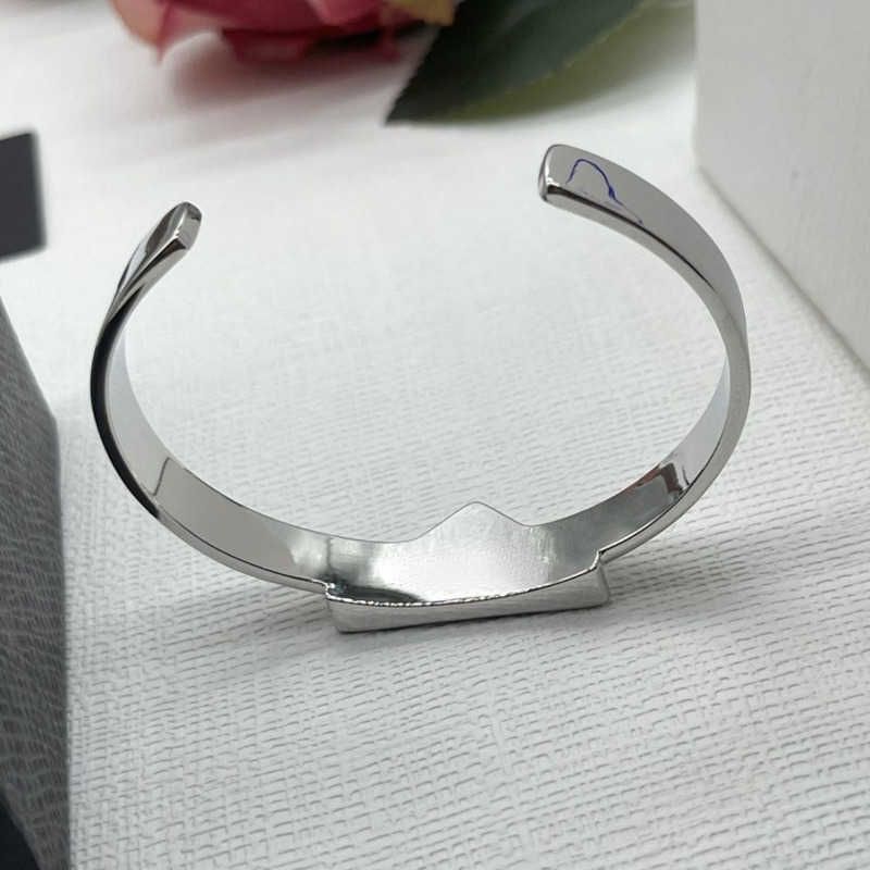 

Bangle for Men Luxury Designer Jewelry Silvers Inverted Triangle Letter Engraved Silver