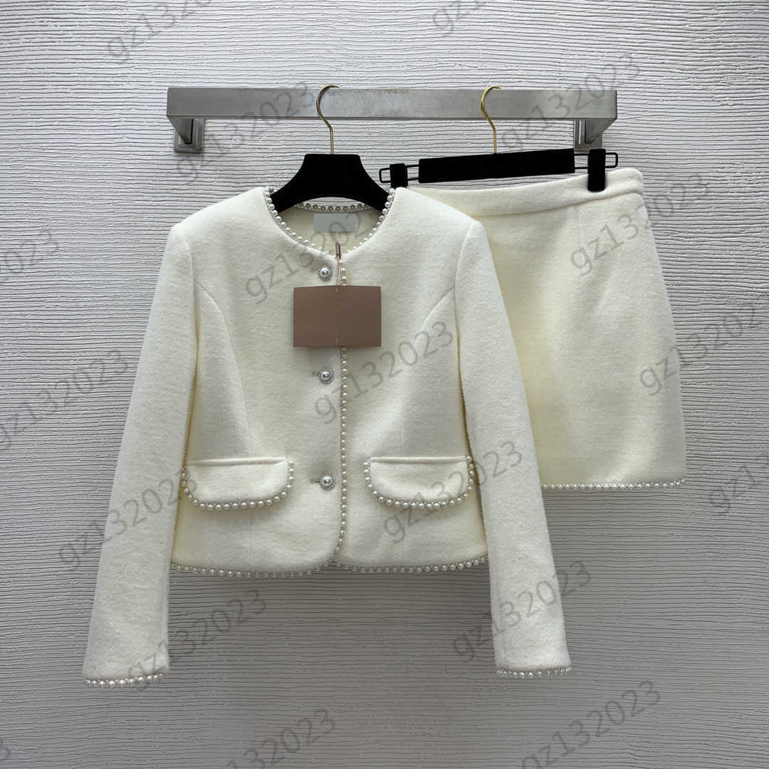 

Womens Two Pieces Dress Pearl Trimmed Round Neck Long Sleeves Short Jacket Invisible Zipper High-waisted A-line Skirt Luxury Brand Women Clothing 2 Colors