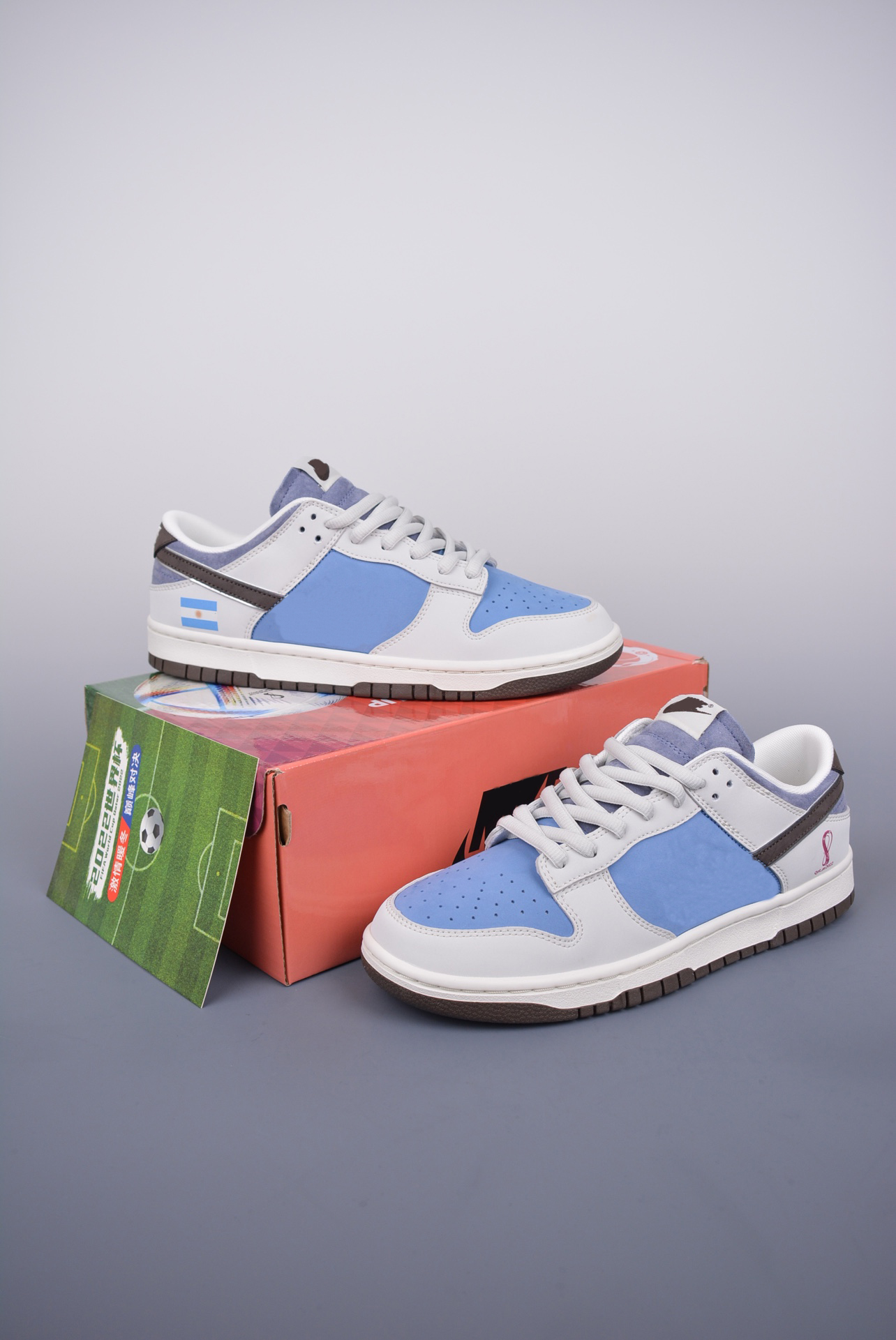 

Designer WorldCup Soccer dunks for Argentina wins champion Low Shoes SB DUNKS White Blue Soccer Trainers Outdoor Sports men and women Sneakers