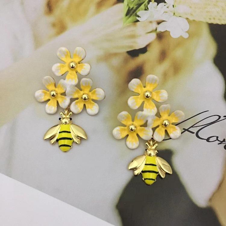 

Backs Earrings Fairy Sweet And Simple Temperament Personality All-match Flower Bee