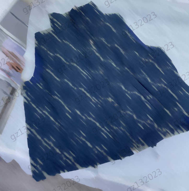 

Puffer Coat Womens Down Parkas Letter Jacquard High-necked Sleeveless Short Winter Coats Denim Fabrics Fold Wear Warm Jacket Unisex Style Women Clothing 1970