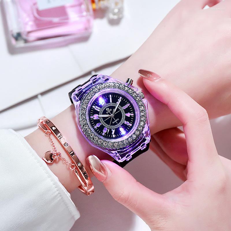 

Wristwatches Fashion Round Quartz Luminous Rhinestone Dial Casual Watches Rubber Strap Fashionable Clock For Waterproof Wristwatch Women, Black