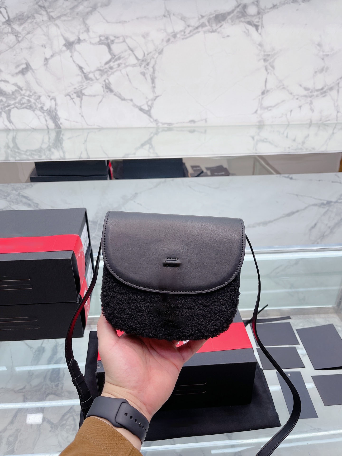 

Fashion designer shoulder bags Brand luxury Handbag Crossbody bag Metal logo Messenger bag return Classic flip wallet Wool of lamb, Camel