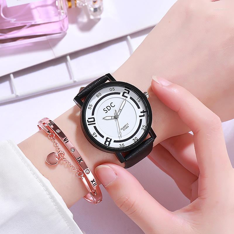 

Wristwatches Fashion Round Quartz Innovative Dial Casual Wrist Watches Leather Strap Fashionable Clock For Waterproof Wristwatch Women, Black