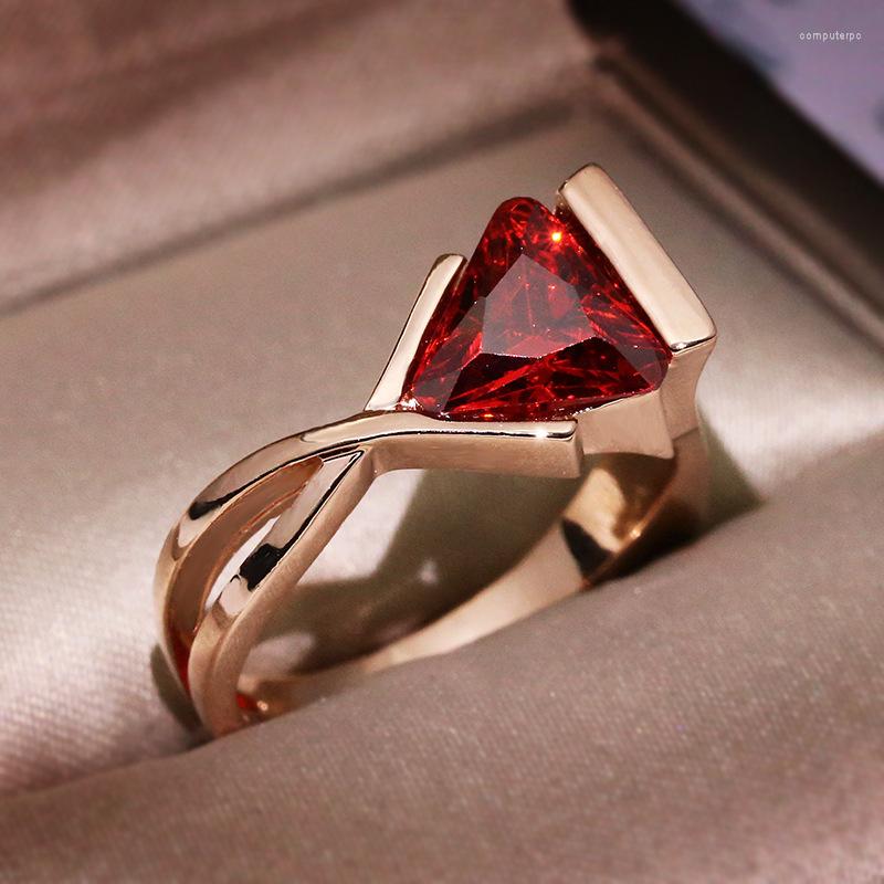 

Wedding Rings RongXing Red Crystal Triangle Zircon Engagement For Women Rose Gold Filled CZ Stone Ring Female Jewelry Xmas Gifts