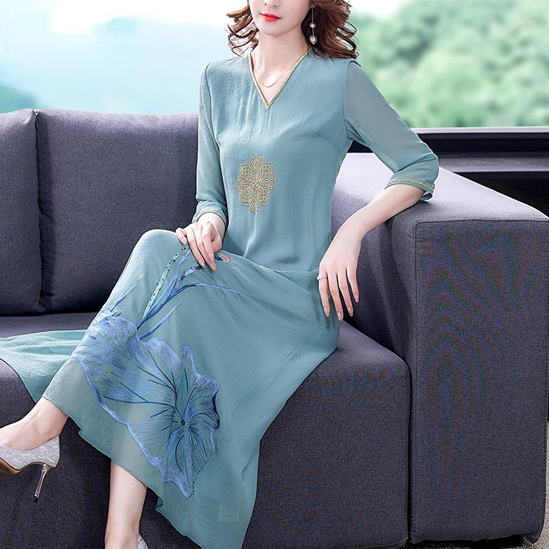 

Casual Dresses AYUNSUE For Women 2022 Chinese Style Embroidery Silk Summer Dress V-neck Slim Skirts Clothing Vestidos Cjk421, Green
