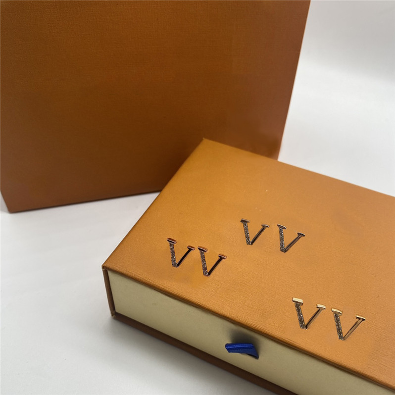 

Half Diamond Designer Earrings Charm Women Letter Studs Golden Silver Eardrops Party Show With Box