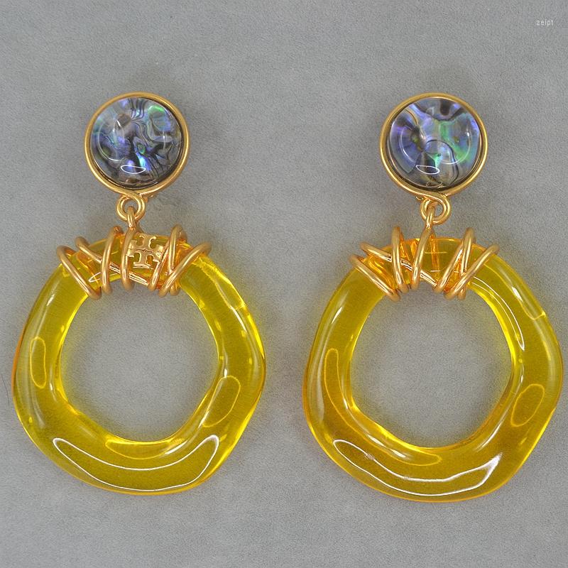 

Backs Earrings TB Gold-plated Irregular Round Pendant Atmosphere Fashion Ear Clip. Yellow