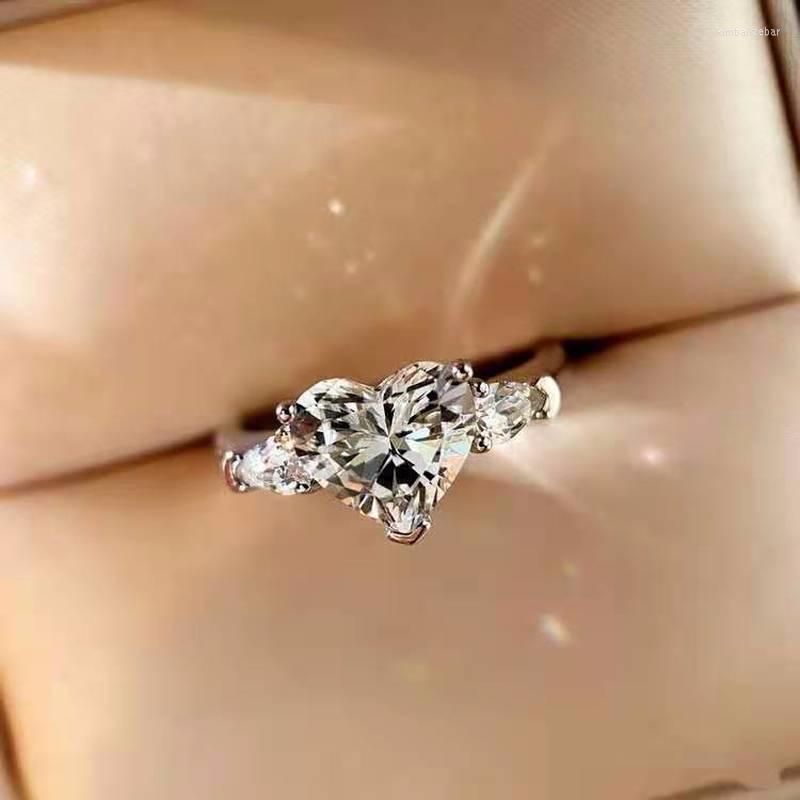 

Wedding Rings Fashion Simple White Crystal Heart Shaped For Women Luxury Elegant Zircon Engagement Jewelry Party Gifts