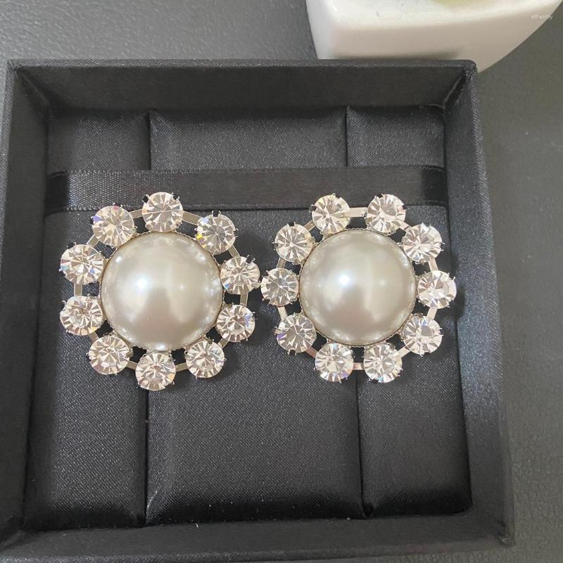 

Backs Earrings European And American Sunflower Round Ear Clips