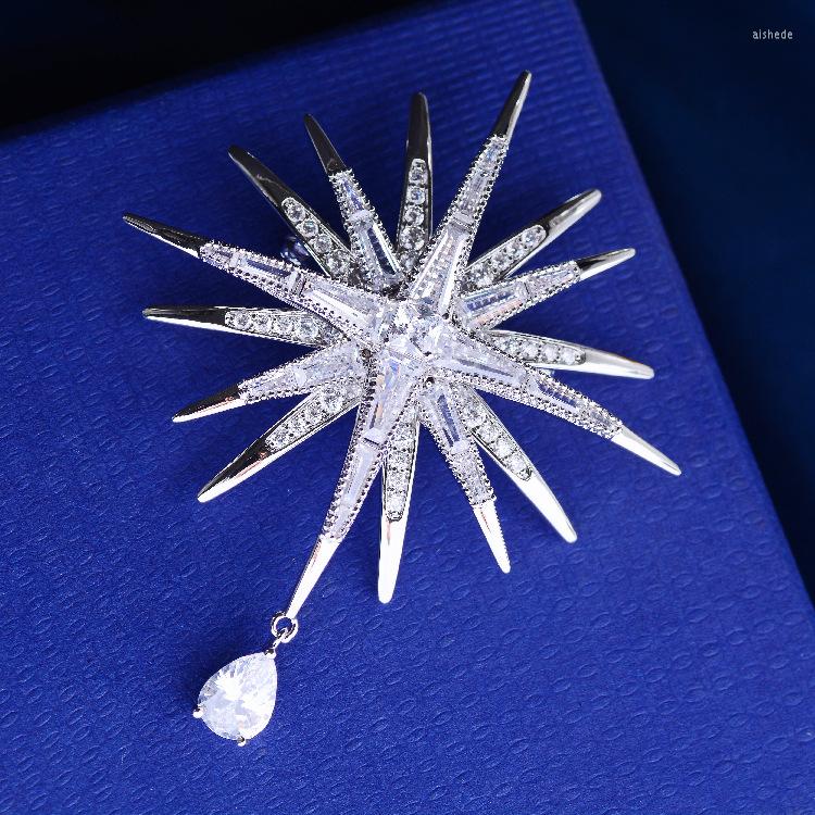 

Brooches European And American Copper Inlaid Zircon Fashion Star Brooch Creative Personality Accessories Suit Jacket Dinner