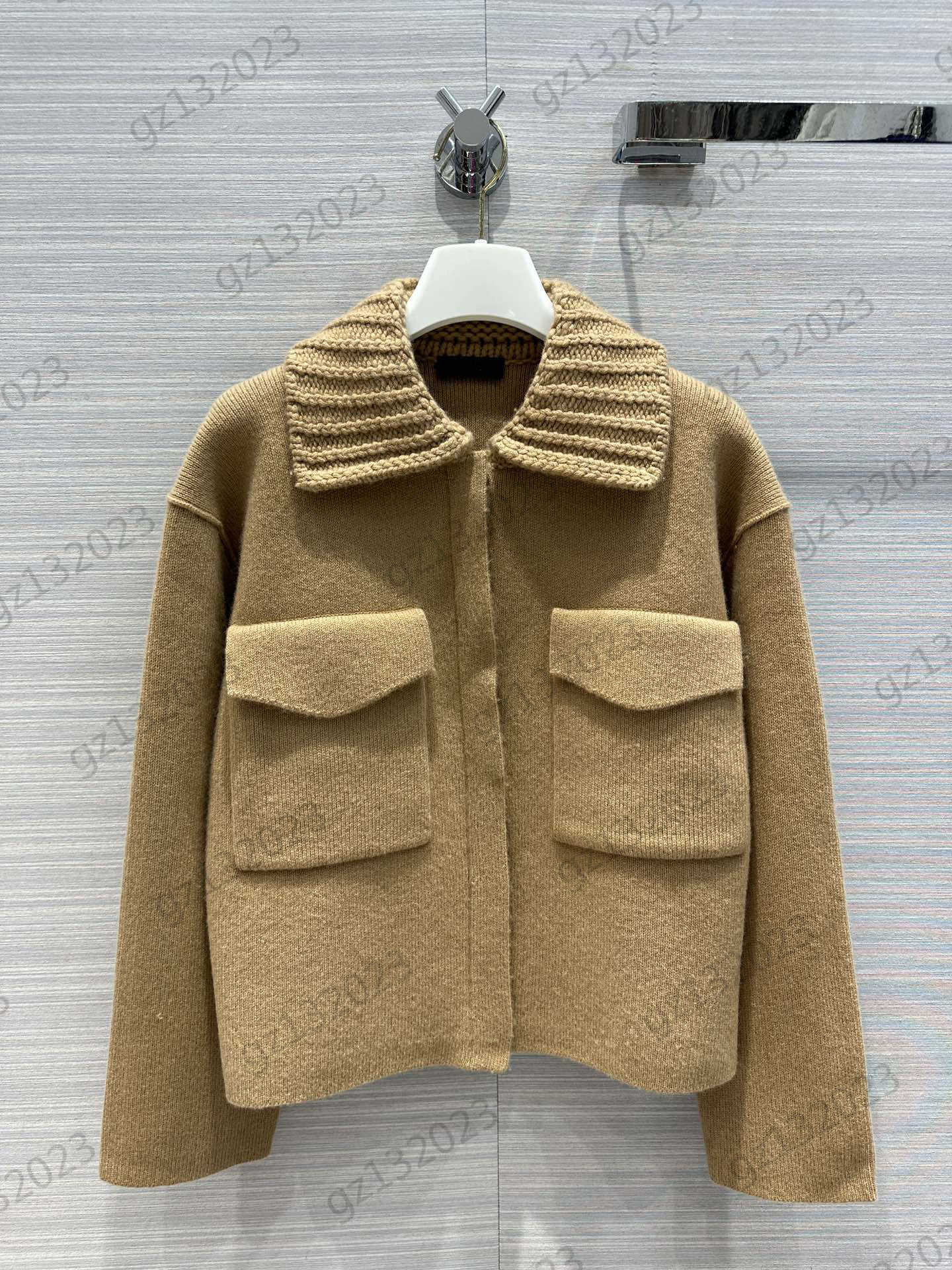 

Womens Jackets Chest Flip Pockets Lapel Cashmere Short Jackets Solid Color Button Flap Long Sleeve Warm Coats Fashion Brand Women Apparel