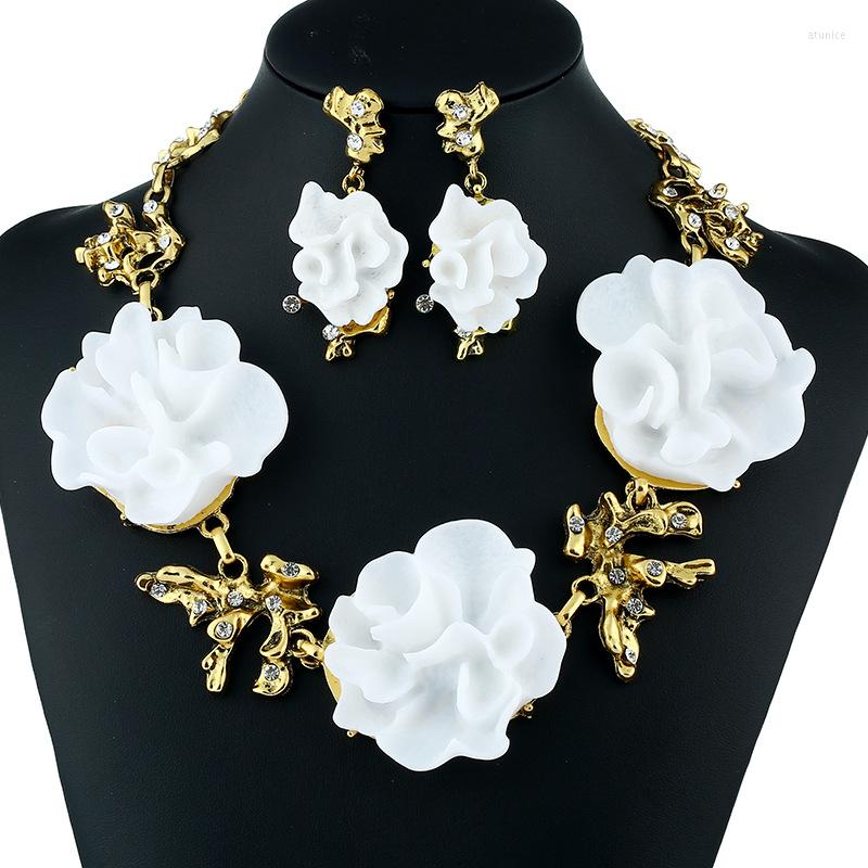 

Necklace Earrings Set African Charm Bride Crystal White Rose Wedding Party For Women Bridesmaid Jewelry, Picture shown