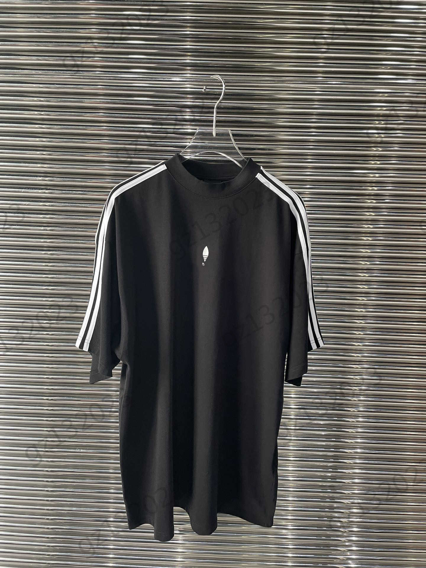 

Women Clothes T-Shirts Chest Logo Print Short Sleeve Pullover T-shirt Side Stripes Ornament Casual Shirts Sports Joker Women Apparel 3 Colors