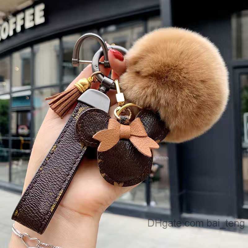 

Luxury designer Keychain Plaid Mouse Design flower Keychains PU Leather Animal Bag Pendant Charm Girls Cars Keyrings Chains Holder Fashion baiteng