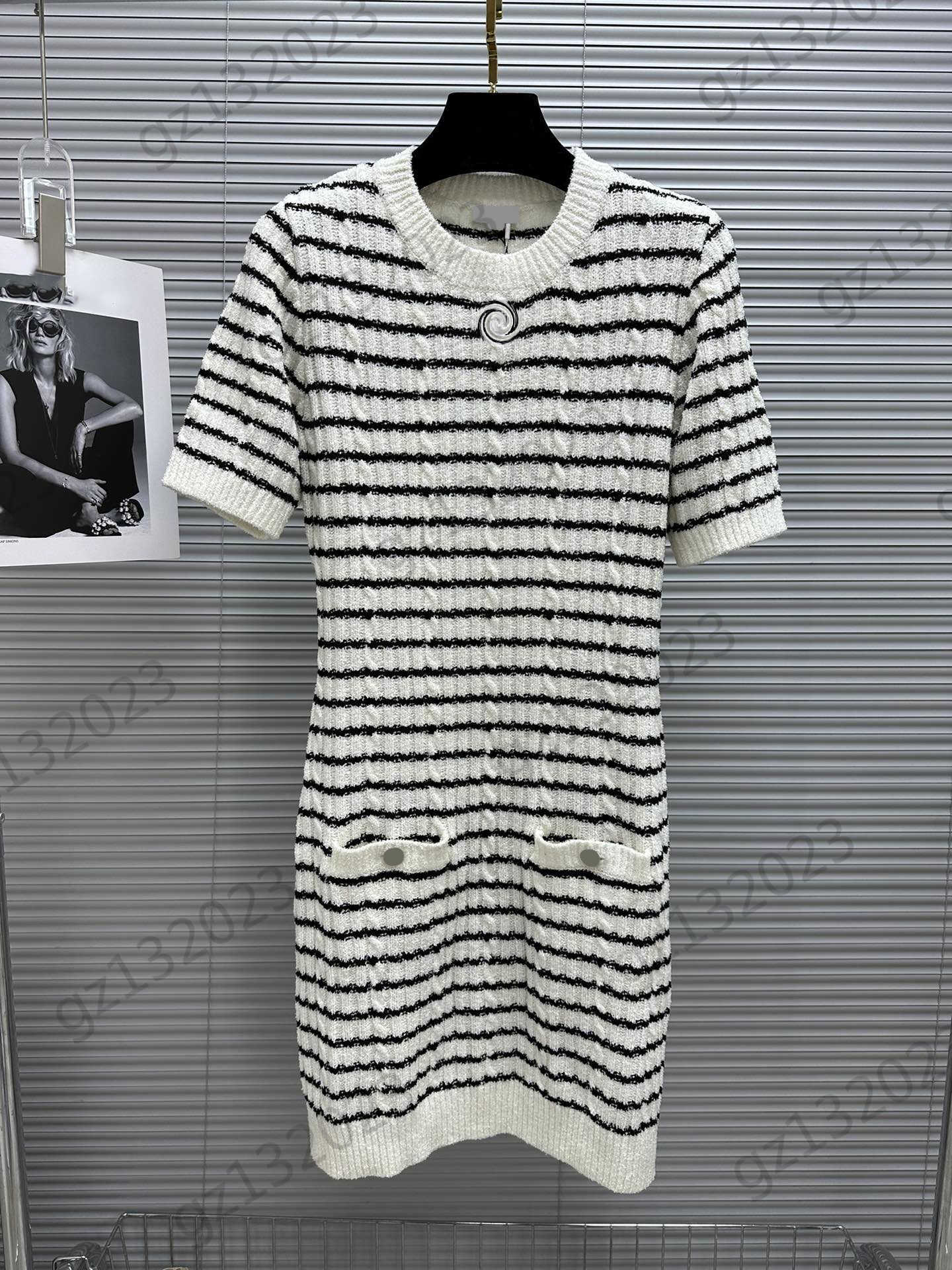

Casual Dresses Womens Designer Dress Classic Contrast Color Stripes Pocket Short Sleeve Crew Neck Knitted Dress Back Hollow Out Design Maxiskit Women Apparel, 17