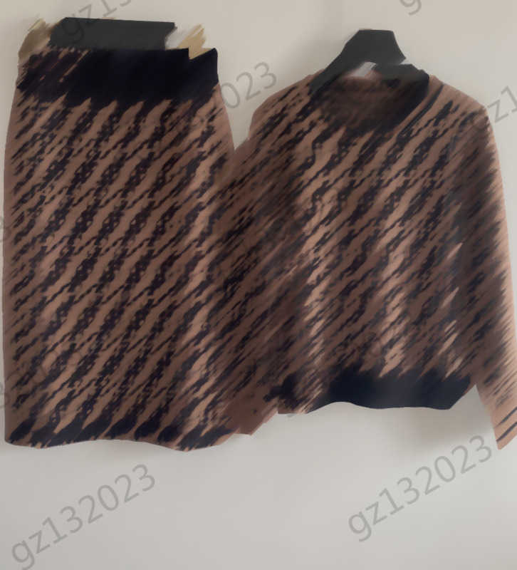 

Womens Two Pieces Dress Contrast Color Letter Jacquard Classic Round Neck Long Sleeves Pullover Sweater High-waisted Covering The Hips Skirts Women Clothes 1970