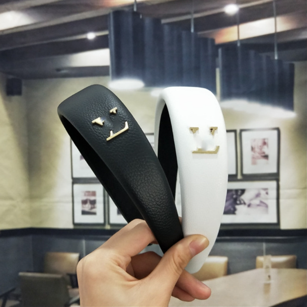 

Fashion Letters L Hair Hoop Solid Leather headband Designer Women's Hairpin Travel Sweet Hair Jewelry Simple Design Natural Style Headwear Popular Brand Gift, Black