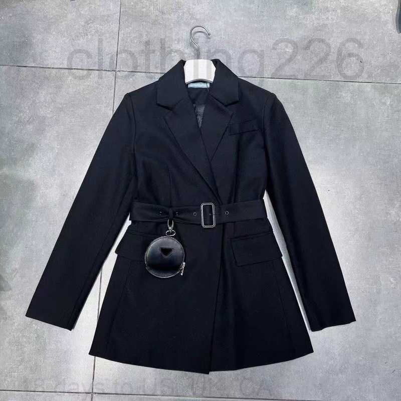 

Top Women' suit coat early spring designer jackets fashion matching inverted triangle letter top medium and long suits Nylon jacket Size, Black