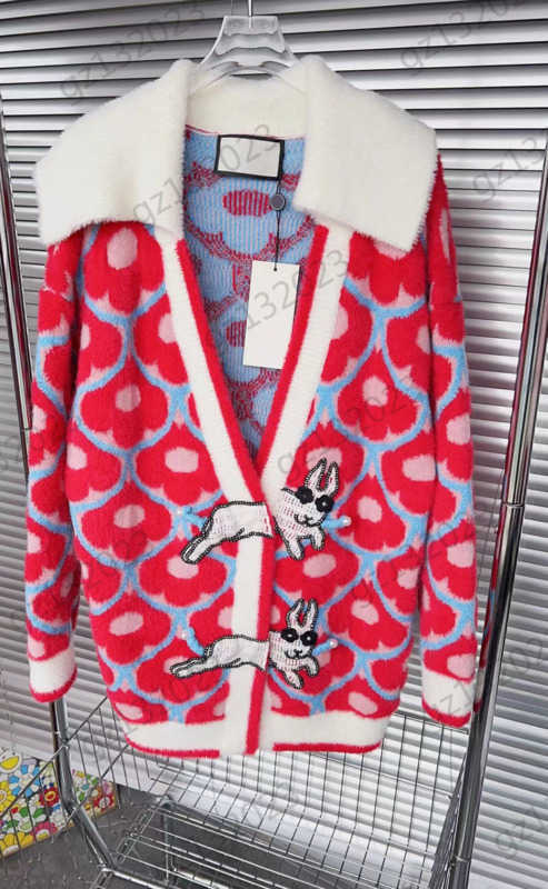 

Womens Sweaters Contrast Color Floral Prints Plush Lapel Deep V Knitted Cardigan Animal Embroidered Button Opening Casual Knitwear Fashion Women Clothes 1970