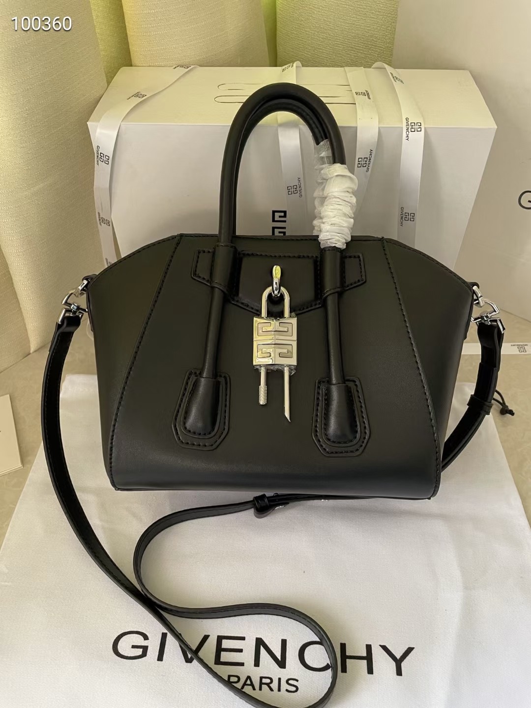 

7A Givenchy shoulder bags Package A Collection of Large Capacity Handbag or Boutique Clutch Bag, Black