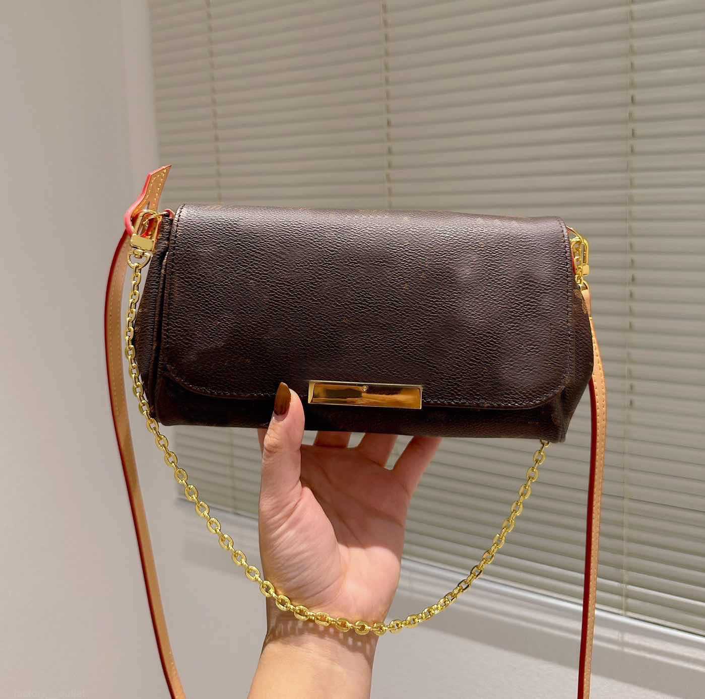 Cross body luxury designer bag Womens chain diagonal shoulder bags Fashion color changing leather detachable shoulder strap lady purse