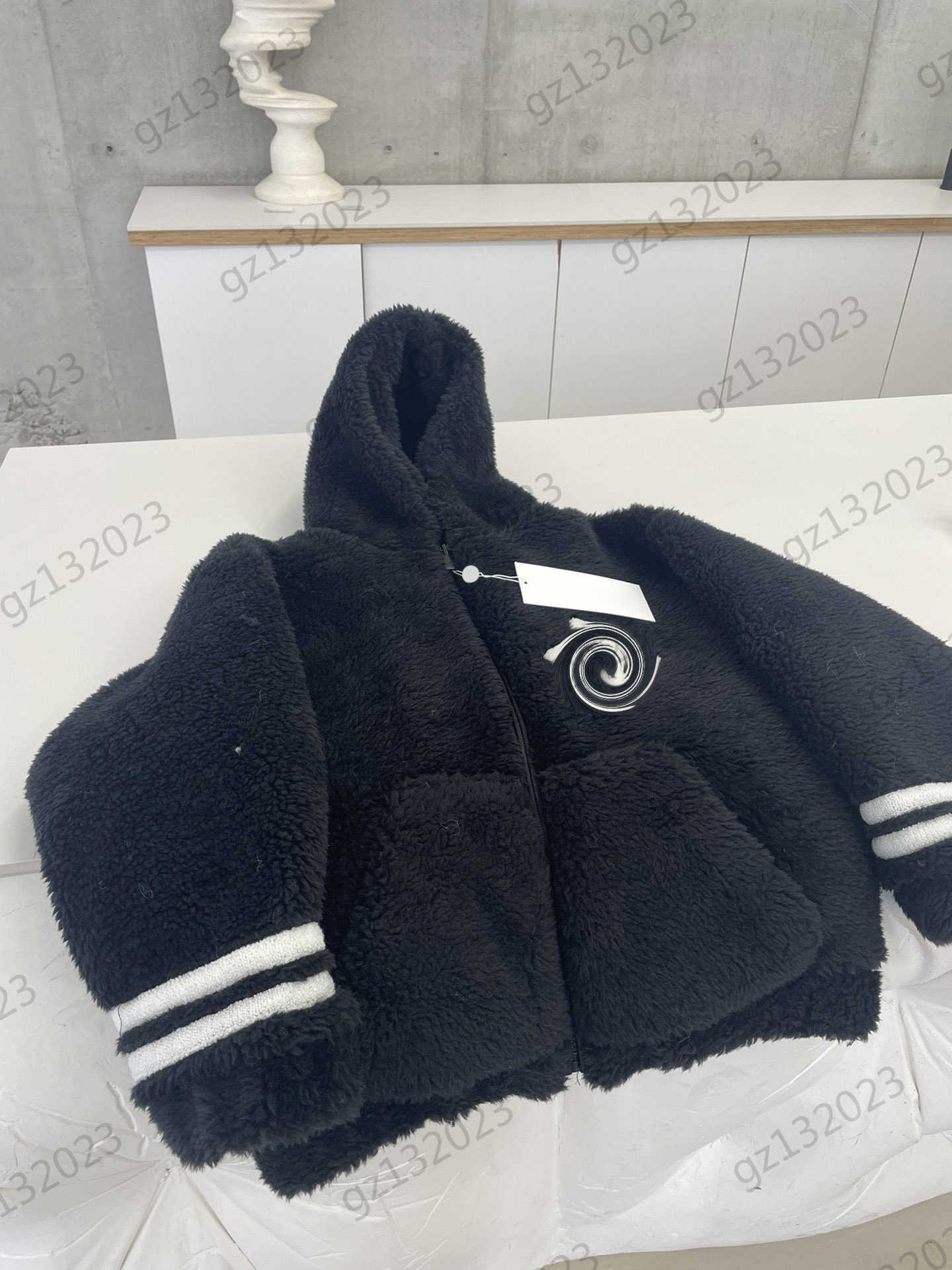 

Women Jackets Chest Flocking Logo Hooded Short Lamb Jackets Contrasting Color Stripes Embellish Long-sleeved Zipper Opening Thickened Coat Womens Apparel, 13