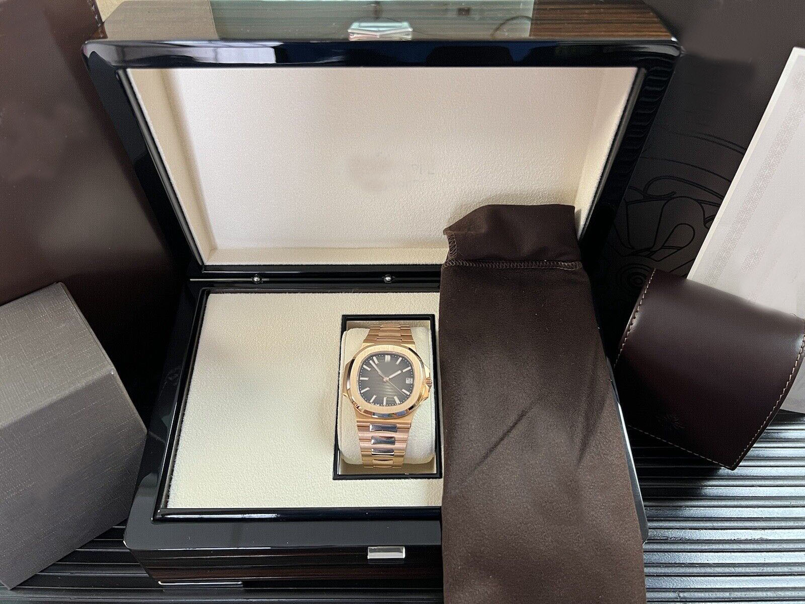 

watch 5711/1A-014 Nautilus rose gold Dial 40mm Stainless Steel Automatic no box