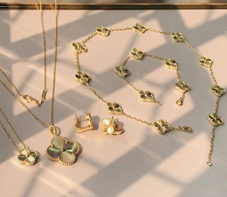 

van clover bracelet vans clovers bracelet Luxury VAN Clover Designer Bracelet Pearl 4 Leaf 18K Gold Laser Brand Bangle Charm Bracelets Necklace Earrings Diamond