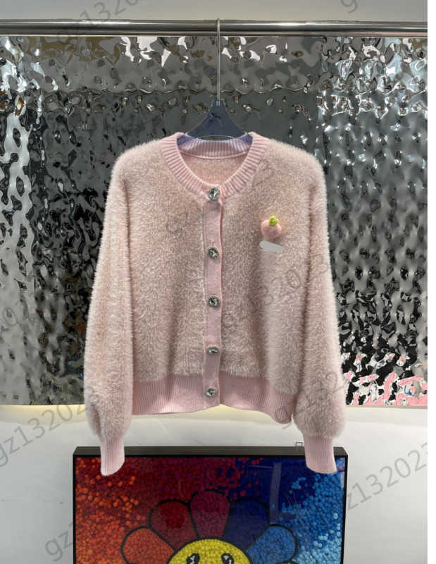 

Womens Sweaters Chest Stereoscopic Strawberry Decoration Mink Hair Knitted Sweater Custom Rhinestone Button Long Sleeves Knitwear Women Clothing 1970