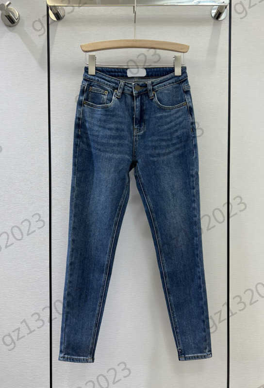 

Womens Designer Jeans Custom Button Back Logo Decoration Denim Pants Soft Elastic Fabric Slimming Trousers Autumn Winter Women Clothing 1970