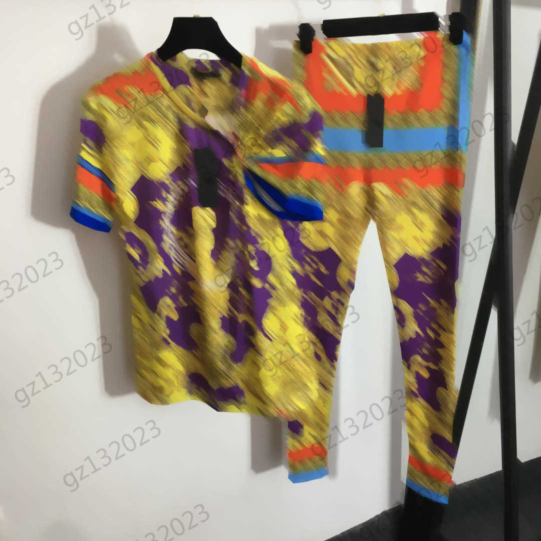 

Womens Tracksuit Double-sided Gold Figure Print Metal Pin Decoration Round Neck Short Sleeves T-shirt High-waisted Tight Pants Retro Luxury Style Women Clothing