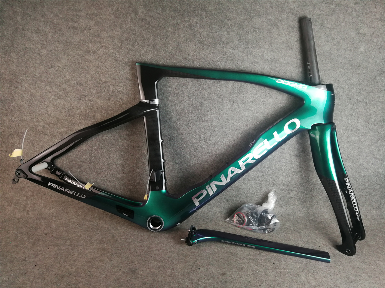 

F Frame F14 Carbon Road Bike Frame T1100 Disk F12 Racing Bicycle Frameset BB68 Rim Disc Brake With Handlebar, Black