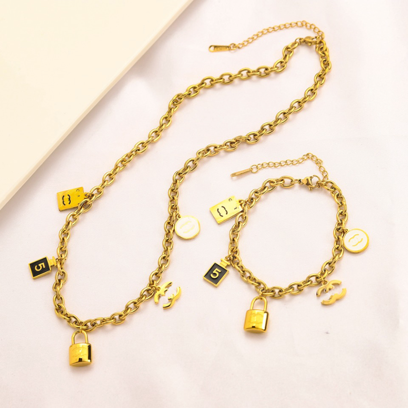 

18k Gold Plated Chain Bracelets Luxury Brand Designers Letters Circle Lock Fashion Womens Love Stainless Steel Bracelets Wedding Party Jewellery Gift