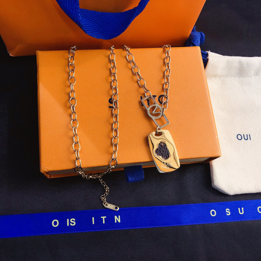 

Designer Jewelry Necklaces Luxury High End Pendant Necklaces 18k Gold Plated Stainless Steel Popular Fashion Brand Selected Women Accessories Exquisite Gift