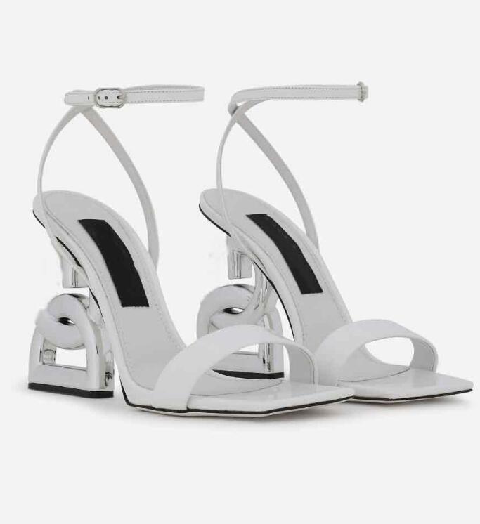 Marques de luxe Sandales en cuir verni Keira à talons baroques Chaussures habillées de créateurs de mode pour femmes Talons hauts Sangle exquise