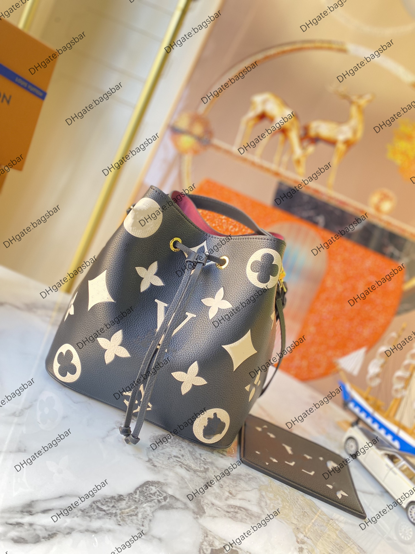 

LVs Designer Luxury NEONOE MM Shoulder bags M45497 M45555 M45808 Grain Leather BLACK TRUNKS BANDEAU SCARF bucket bag louiseitys viutonity Size 26 x 26 x 17.5 cm lvity, Orange