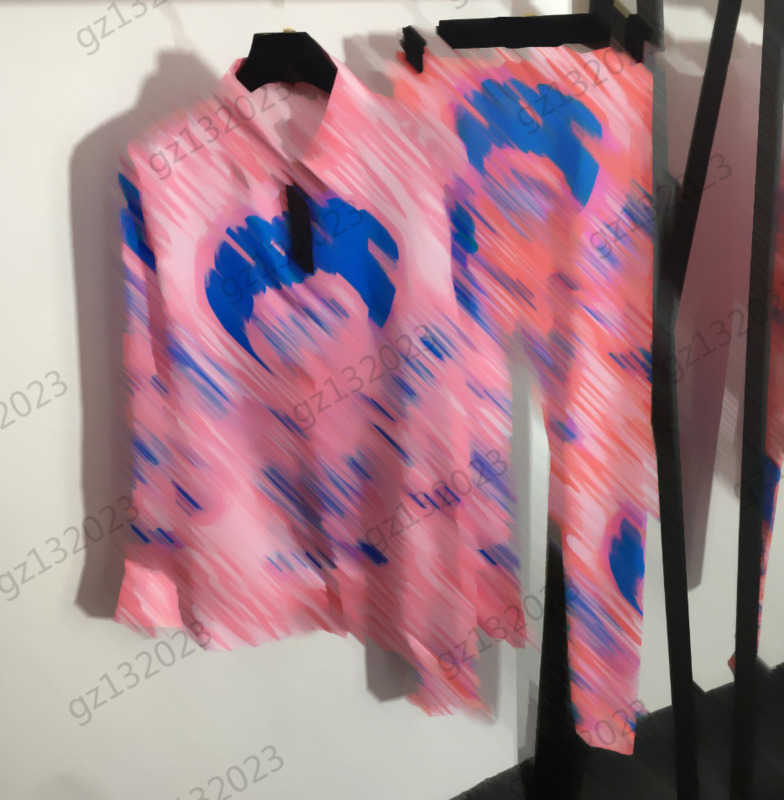 

Womens Tracksuit Medusa Figure Abstract Letter Print Lapel Long Sleeve Shirt Elastic Breathable Fabric Tight Pants Fashion Casual Women Clothing 1970
