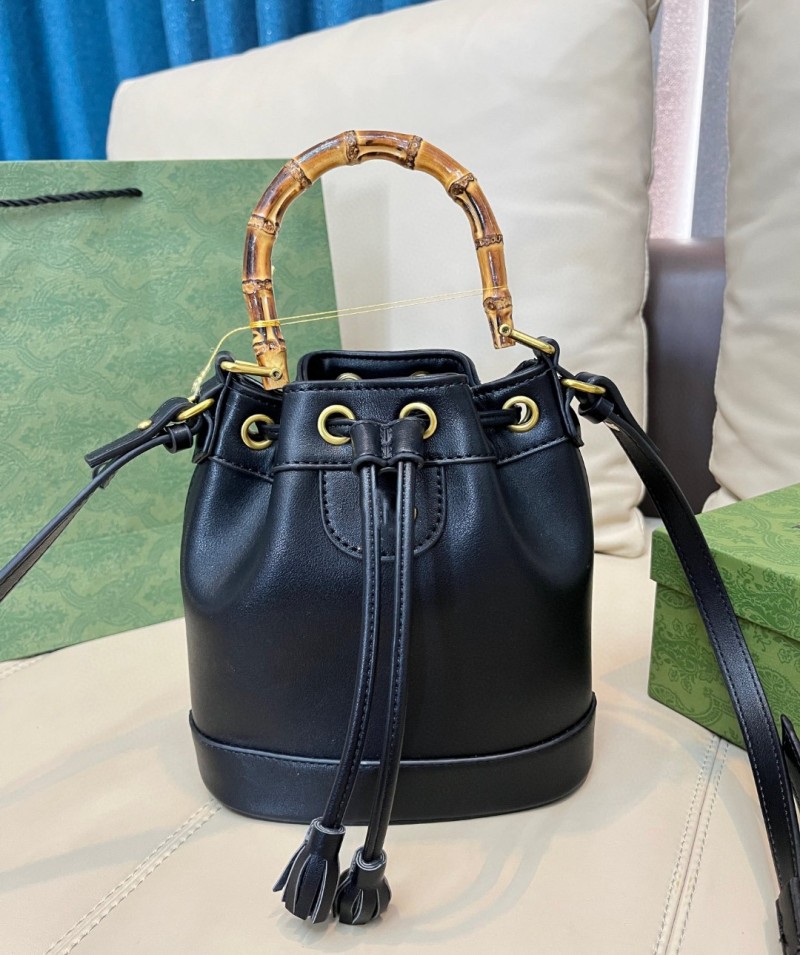 

Luxury brand Shoulder Bags Designer Womens bamboo joint handbag Bags Classical Crossbody Cowhide envelope bag Banquet Shopping Wedding Leisure Business 21/19cm, Clear