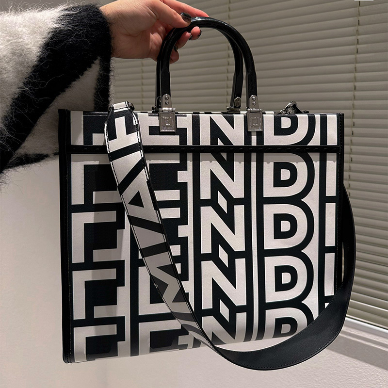 

Designers Bags Luxurys Women Handbags Shoulder Bag Square Chain Material Leather Wallet crossbody Handbag Atmospheric versatile simple purse very nice, Black+dust bags