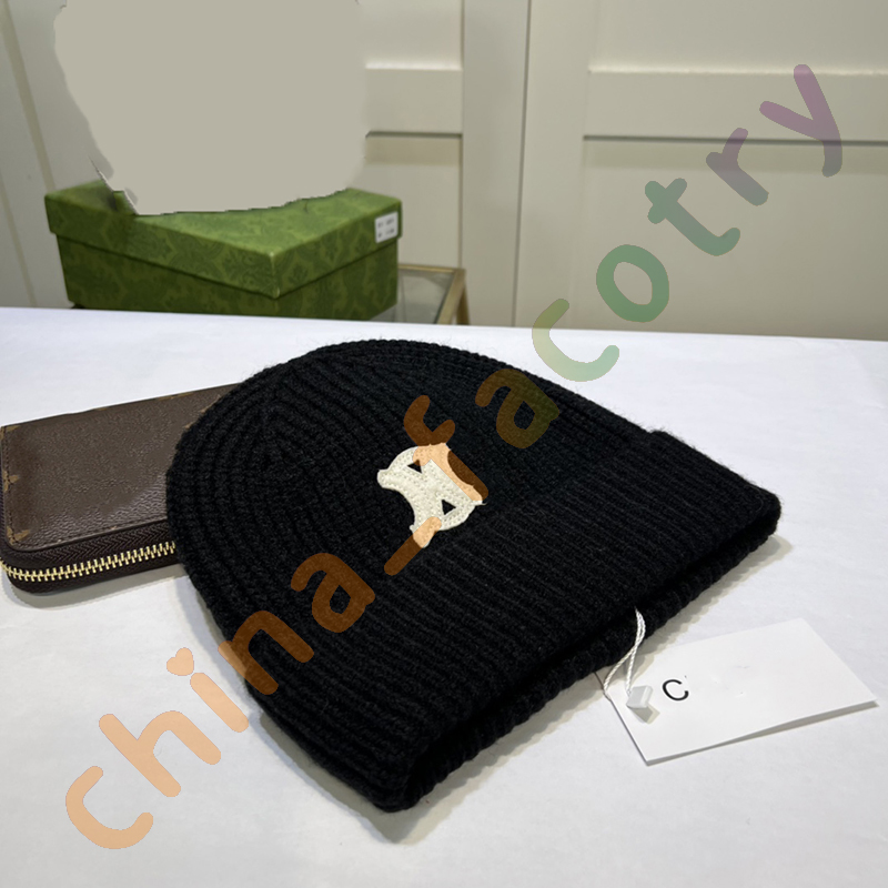 

Fashion Designer Beanie Embroidered Knitted hat wool woolen hat Outdoor Ski cap Autumn and winter Warm caps, Grey