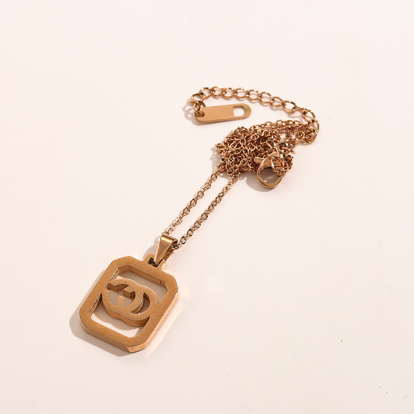 

Fashion Womens Luxury Designer Necklaces Choker Chain Crystal Rose Gold Plated Stainless Steel Letters Pendants Statement Jewelry Accessories ZG1129